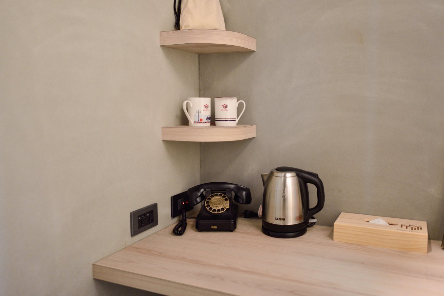 MINI HOTELS 逢甲館 × 三晰電工｜復古英倫裡的新巧思
